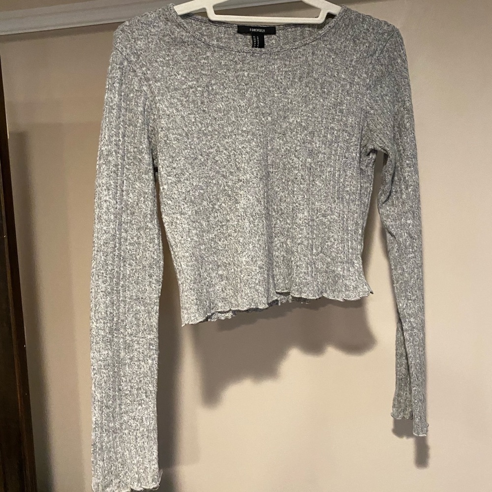 Soft Cropped Silver / Gray sweater - For Fall!